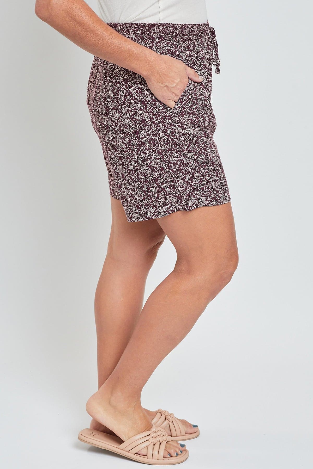 Women's Pull-On Shorts with Pockets