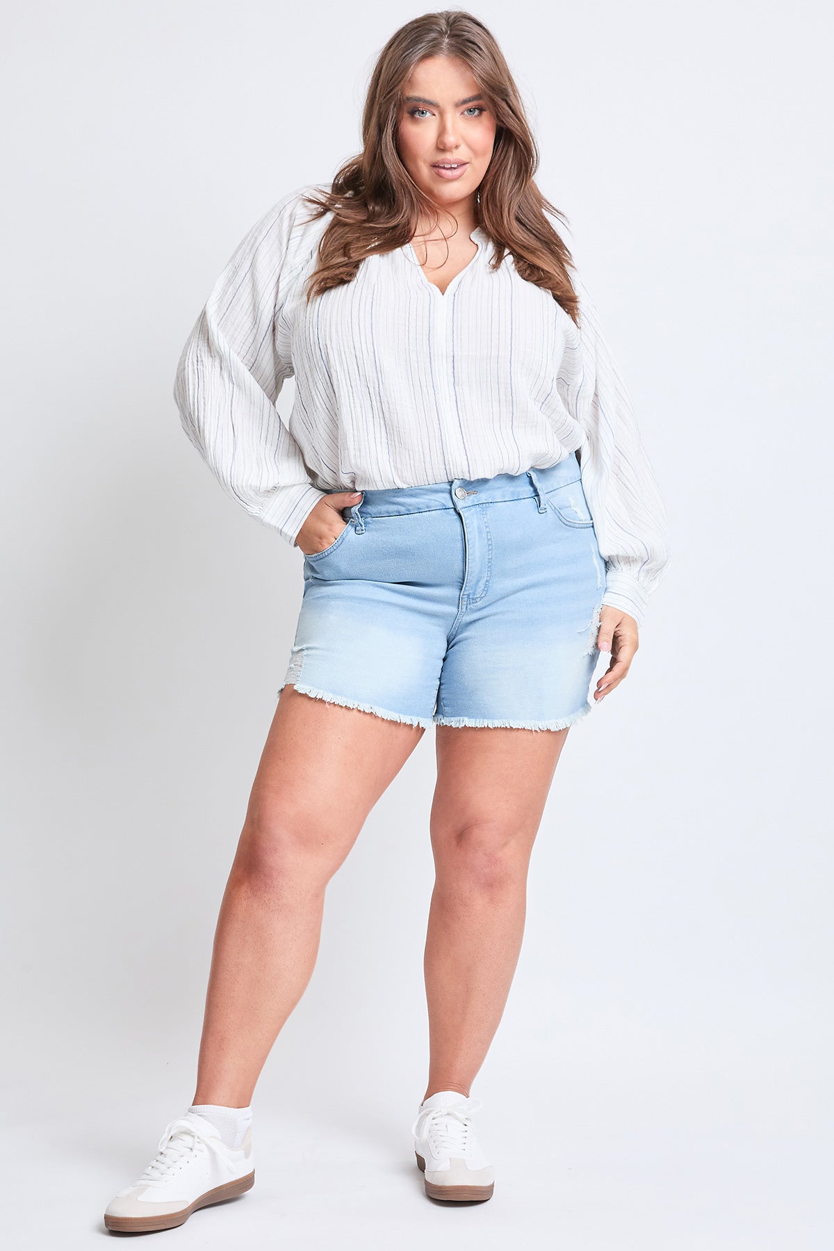 Women's Plus Curvy High-Rise Frayed Hem Shorts