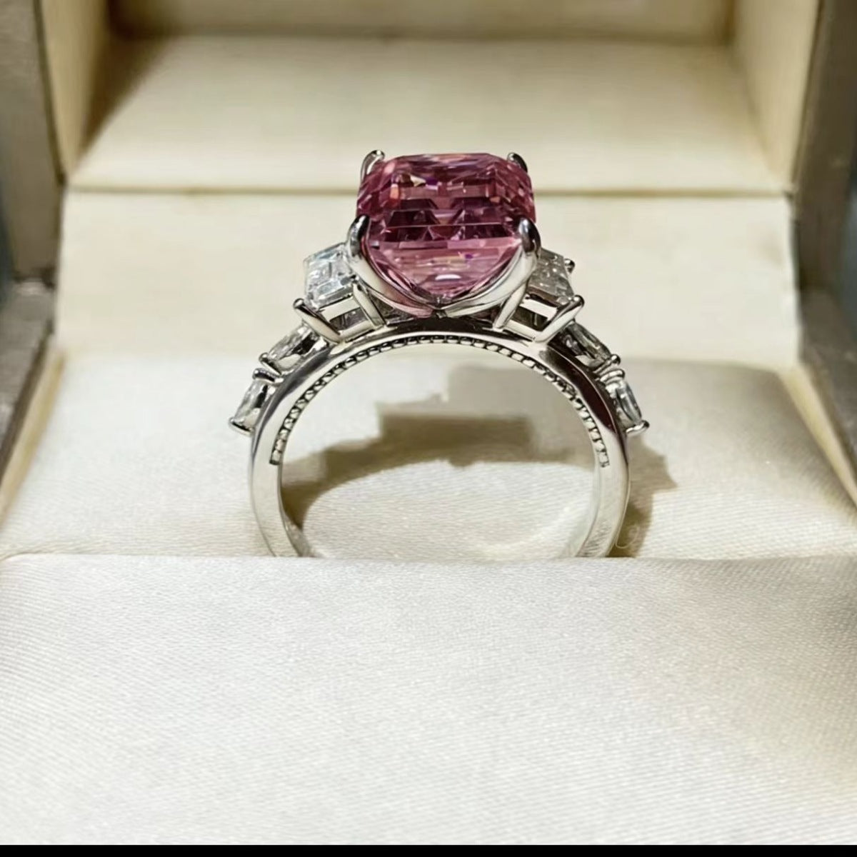 b2ce1b77-0da3-4c48-b1eb-d612beb31c34-Max