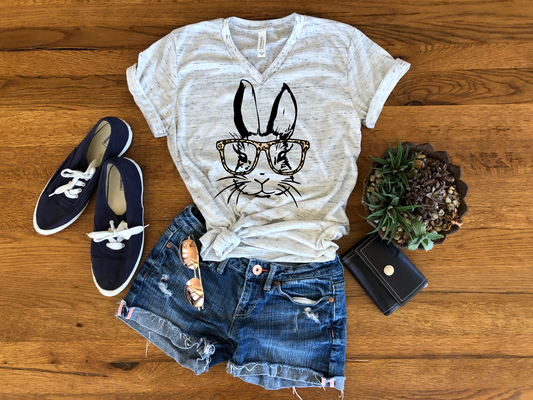 BUNNY GLASSES GRAPHIC TEE