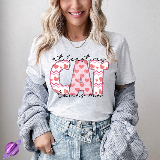 CAT LOVES ME TEE