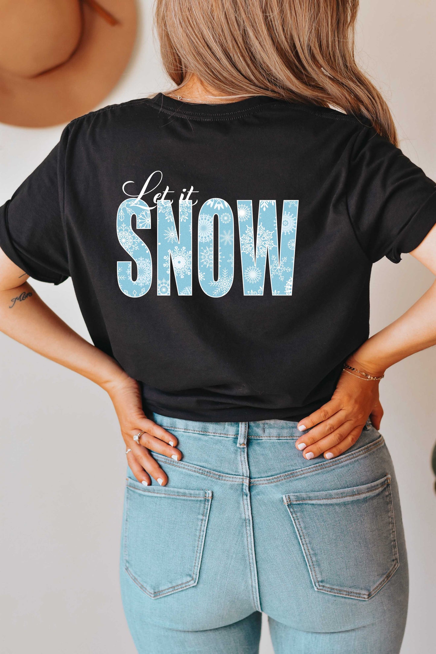 Let it Snow Graphic Tee