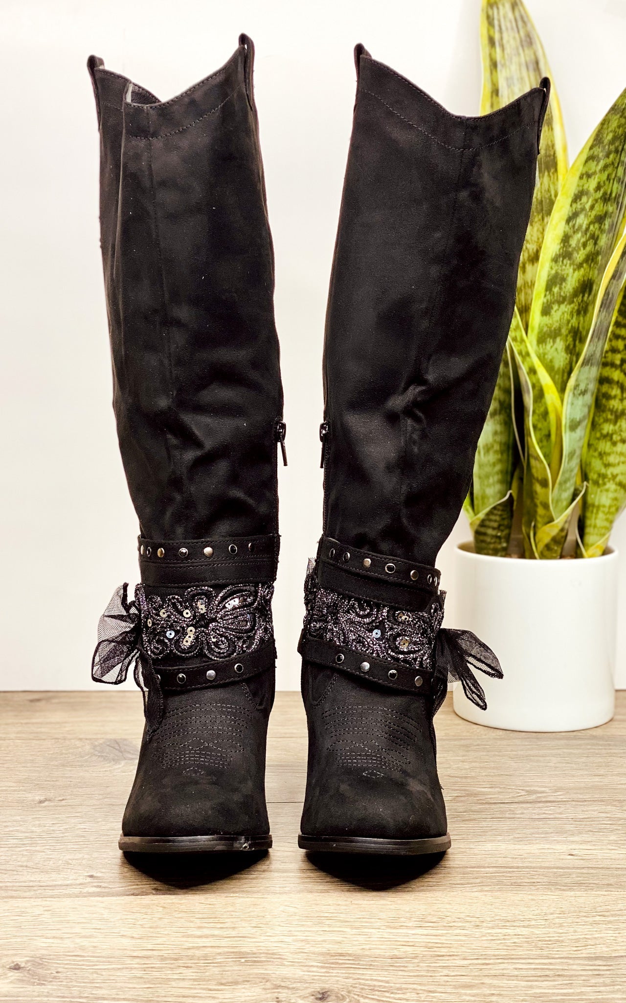 Lush Boot in Black