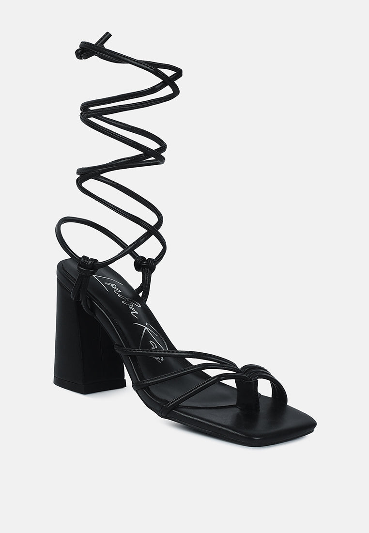 Piri Toe Ring Tie Up Block Sandals