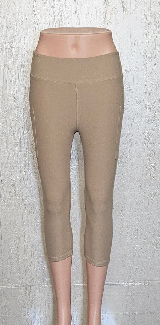 Solid Khaki capris with pockets