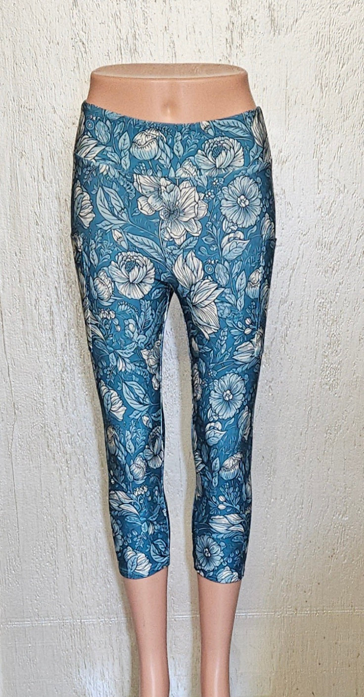 Floral Drawing on Teal capris with pockets