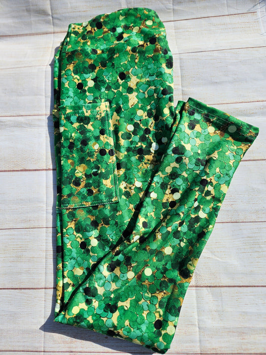 Shamrocks and Black Dots leggings with pockets