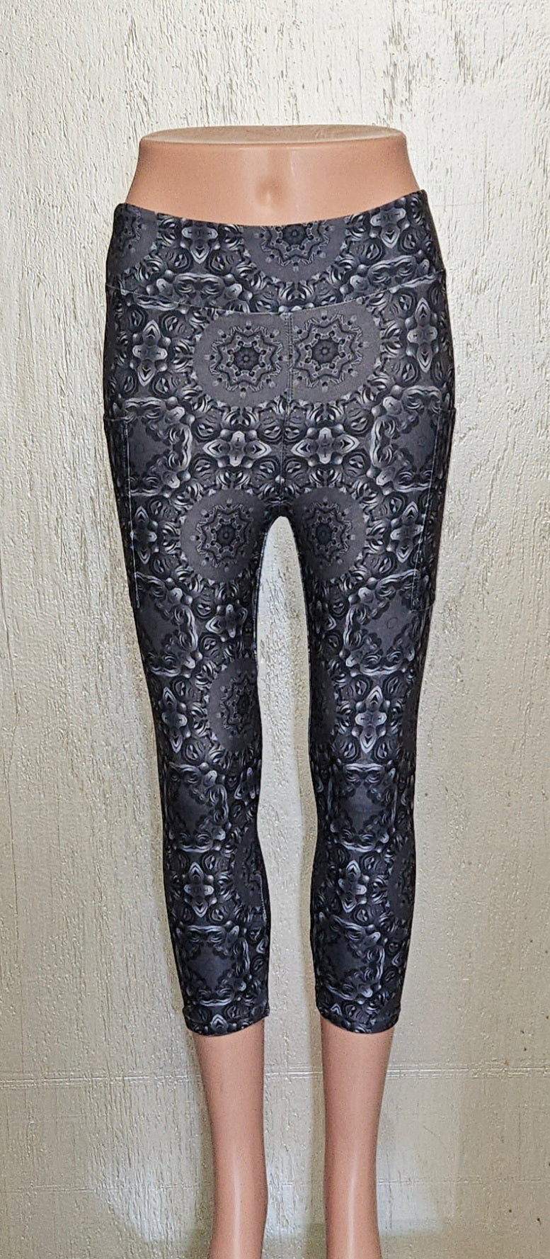 Kaleidoscope Mandala skorts and capris with pockets
