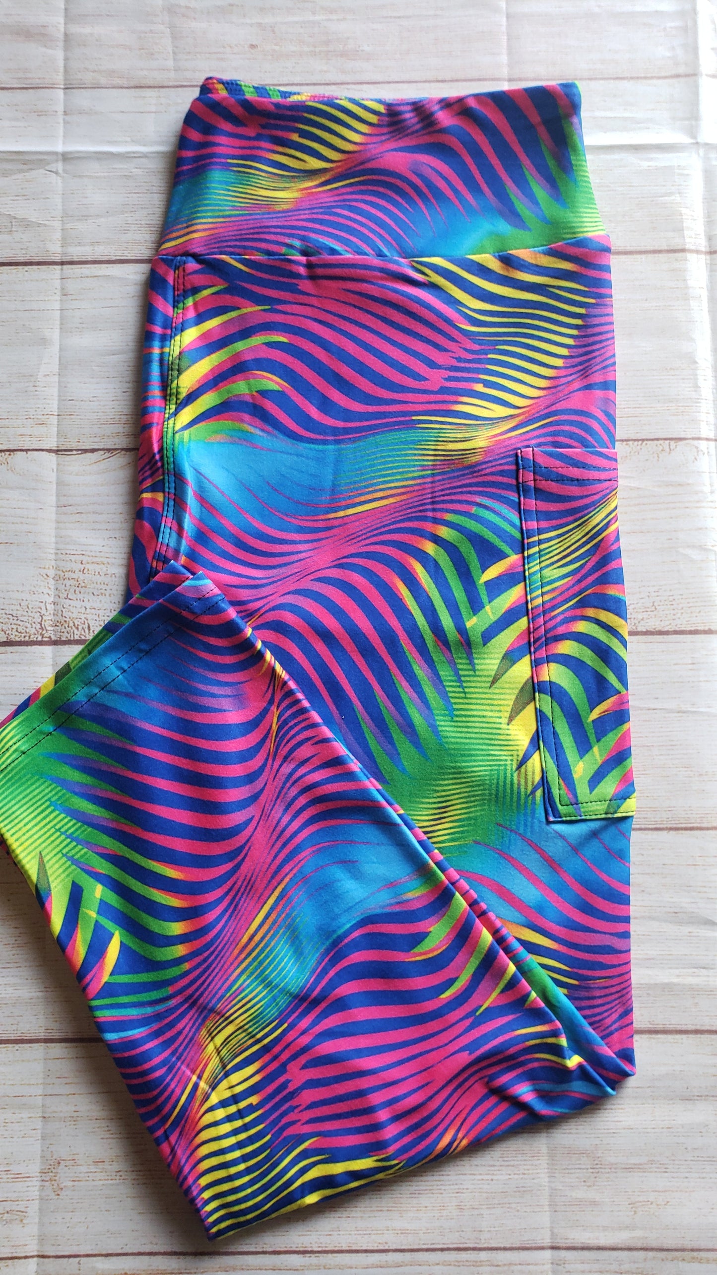 Trippy neon capris with pockets