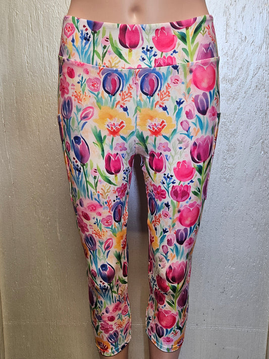 Watercolor Flowers On Cream skorts and capris with pockets