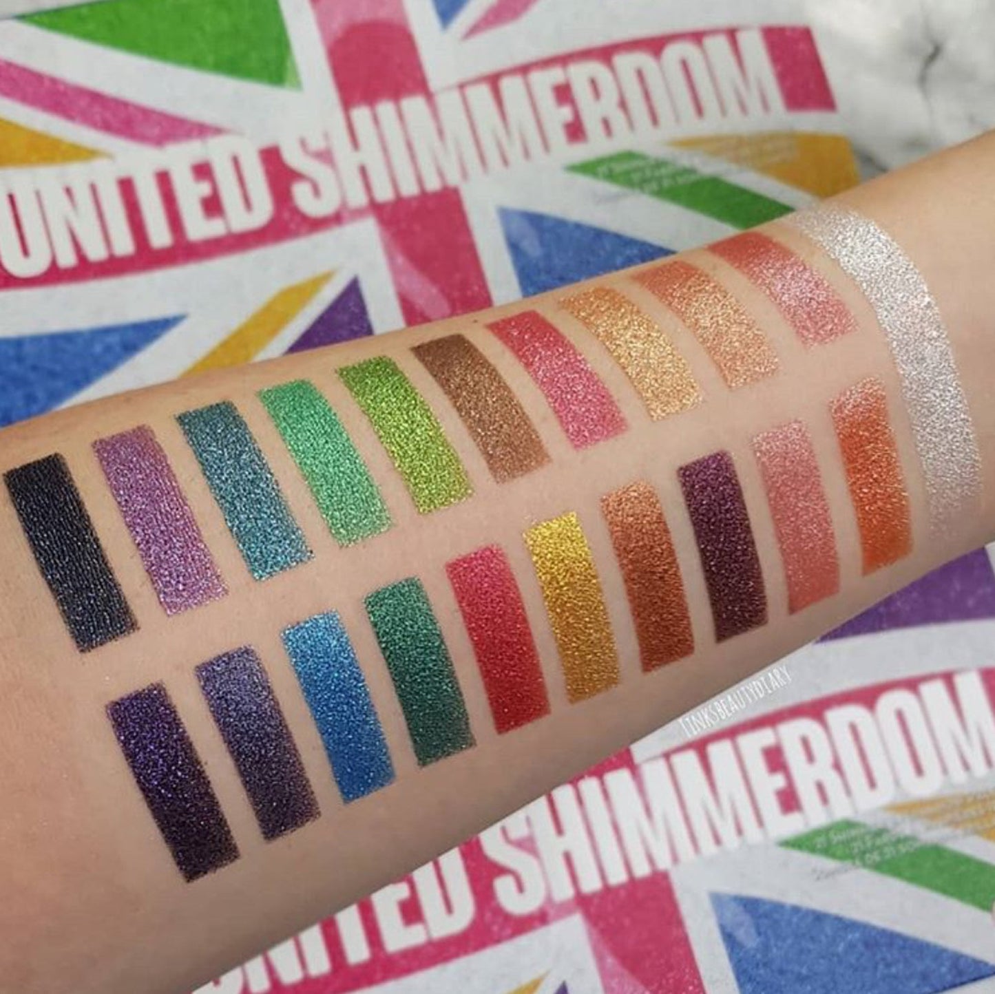 United Shimmerdom -  21 Shimmer Eyeshadow Palette