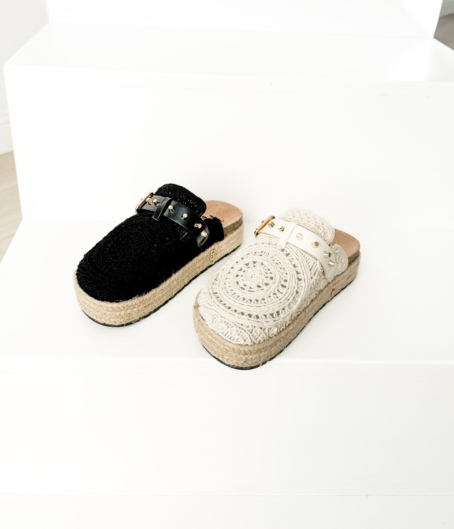Treads Clogs in White