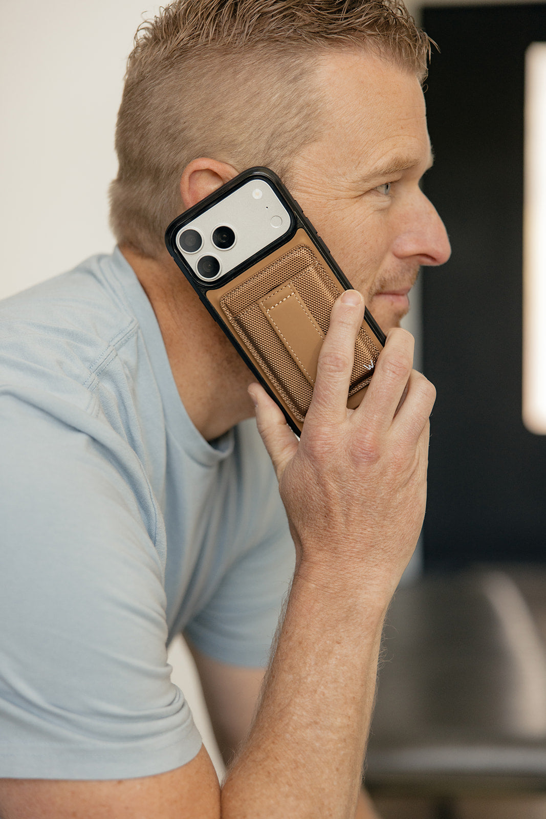 Camel Elite Magnetic Wallet