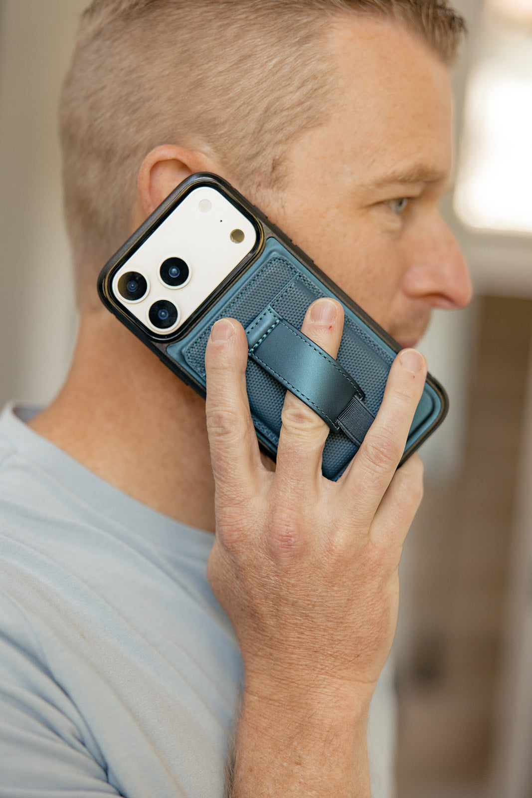 Blue Elite Magnetic Wallet