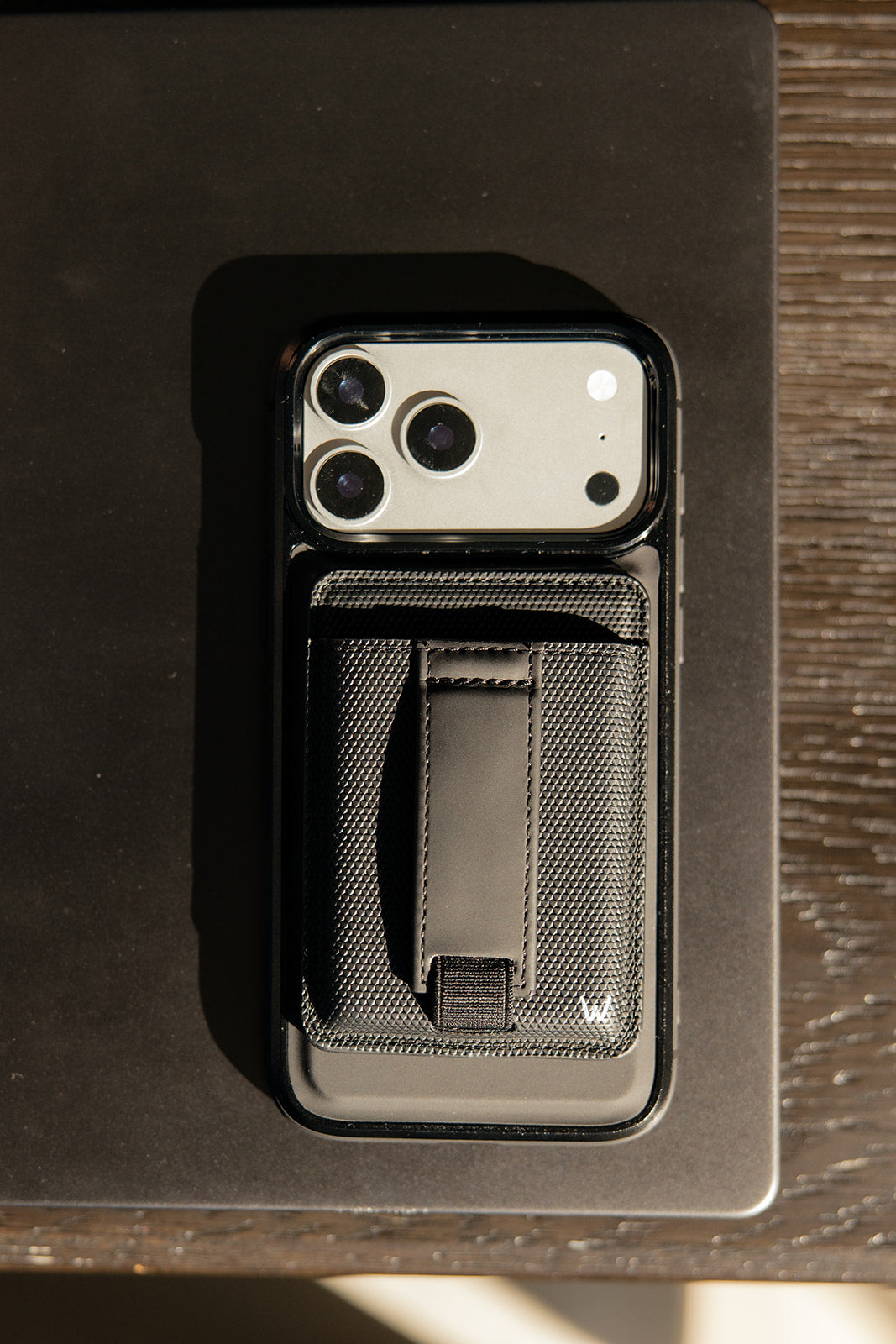 Black Elite Magnetic Case