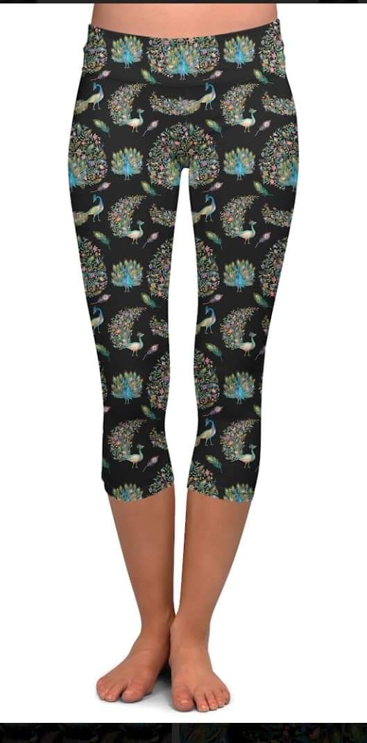 Peacock Fantasy Capri Leggings (OS)