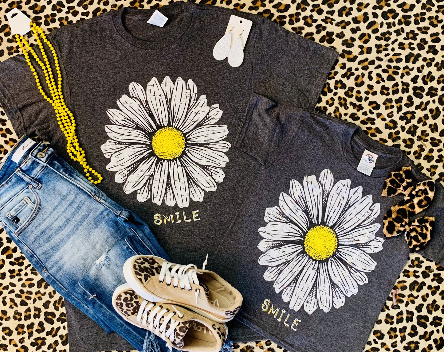 Smile Flower - Mommy & Me graphic tee