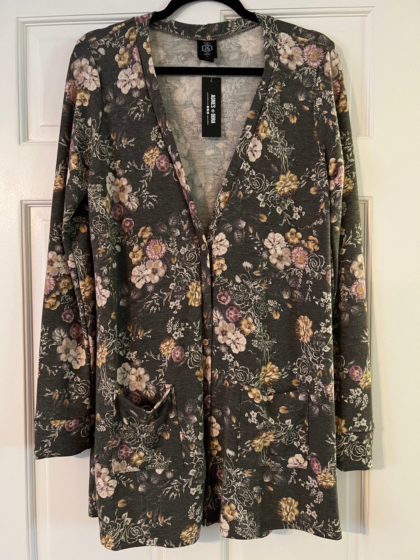 Agnes & Dora cardigan - M